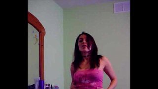 Молоденькая красивая девушка с шикарным телом танцует секси