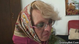 Izy no sitraky ny tanora vahiny