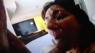 Gái một nữ trên khuôn mặt của cô!