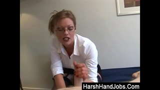 Dure Handjobs de Holly Kiss