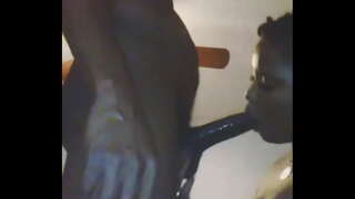 גאָרנישט ווי אַ צויג וואס ליבע צו זויגן דיק