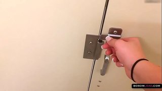 Mile high klabu brunette pussy fingering &amp;amp; big tits asili