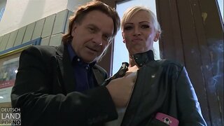 Vivian Schmitt falls, paparazzi, aby oběti .....