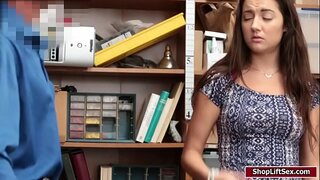 LP افسر licked and fucked لیلی Adams, بیدمشک خیس, سبزه