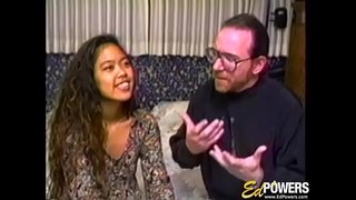 Младите браун vixen cum испрскаат по експлозијата