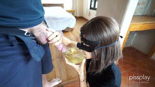 Çirkli Dərin глотка ilə Рвотными позывами üçün Qul - bir fincan qəhvə içir sidik!