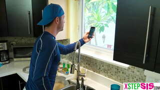 ���າຕິດກັບແມ່ຕົ້ນສະບັບເລັ່ນແລະຂ້າພະເຈົ້າຈະລາຈອນຂອງນາງດໍາເນີນການມັນ