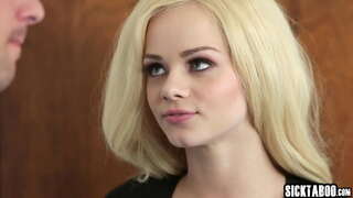 Horny babe di ingestione ragazzi cazzo e si rode